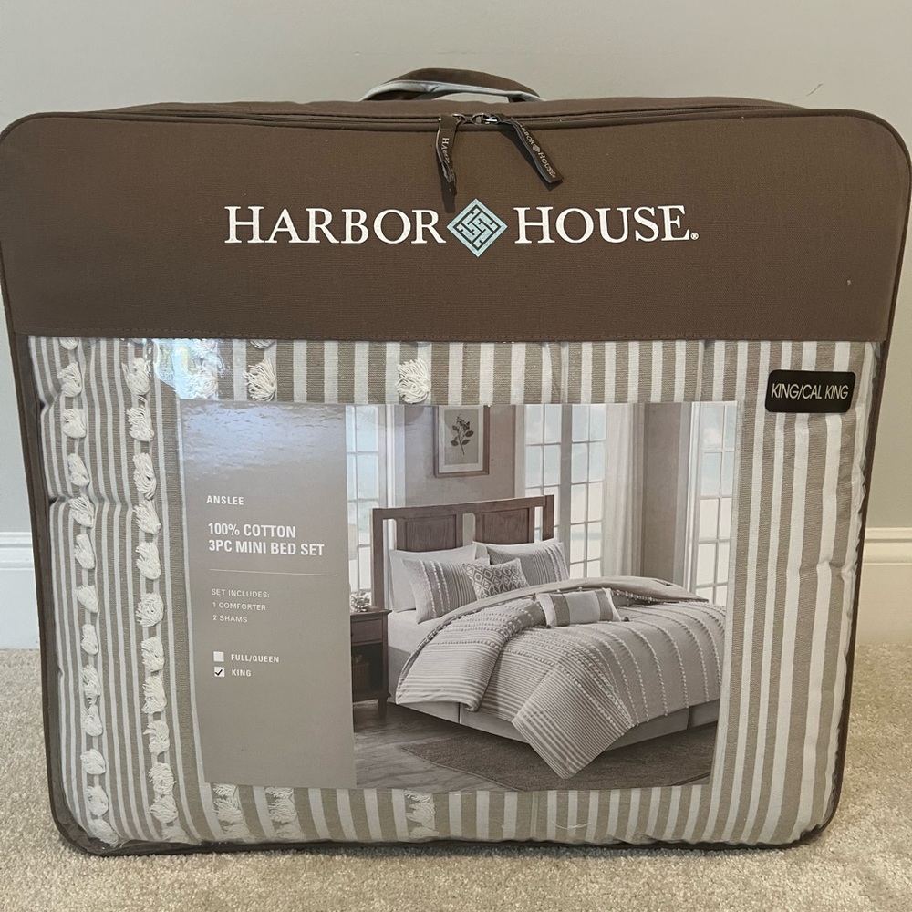 Harbor House 3 piece King bedding - Comforter, 2 Shams - NWT